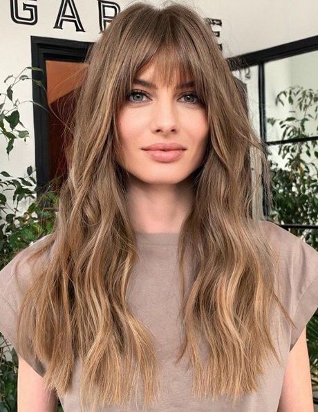 bangs-long-hair-2022-78_16 Bangs long hair 2022