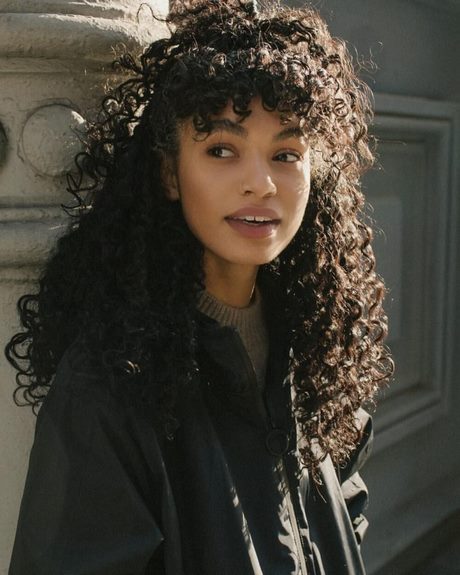 best-hairstyles-for-curly-hair-2022-61_9 Best hairstyles for curly hair 2022