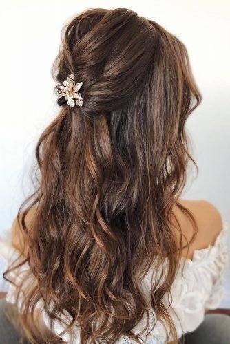 bridesmaid-hairstyles-2022-03_12 Bridesmaid hairstyles 2022