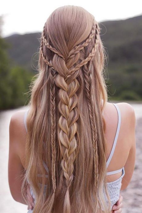 cute-prom-hairstyles-for-long-hair-2022-59_3 Cute prom hairstyles for long hair 2022