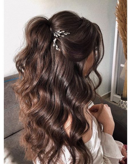 hair-for-bridesmaids-2022-44_14 Hair for bridesmaids 2022