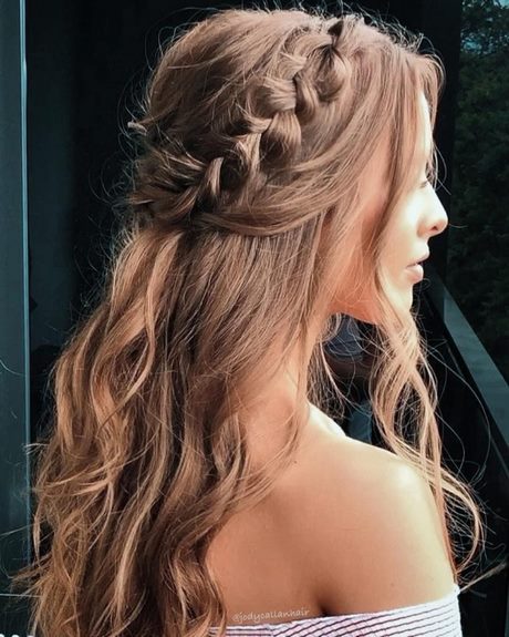 hairstyle-bridesmaid-2022-18_13 Hairstyle bridesmaid 2022