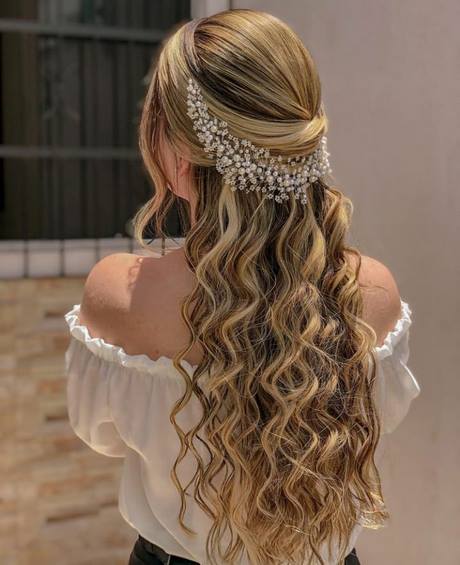 hairstyle-bridesmaid-2022-18_5 Hairstyle bridesmaid 2022