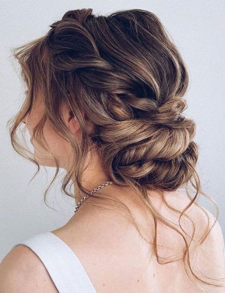 hairstyle-bridesmaid-2022-18_8 Hairstyle bridesmaid 2022