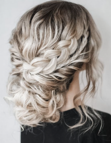 latest-prom-hairstyles-2022-33 Latest prom hairstyles 2022