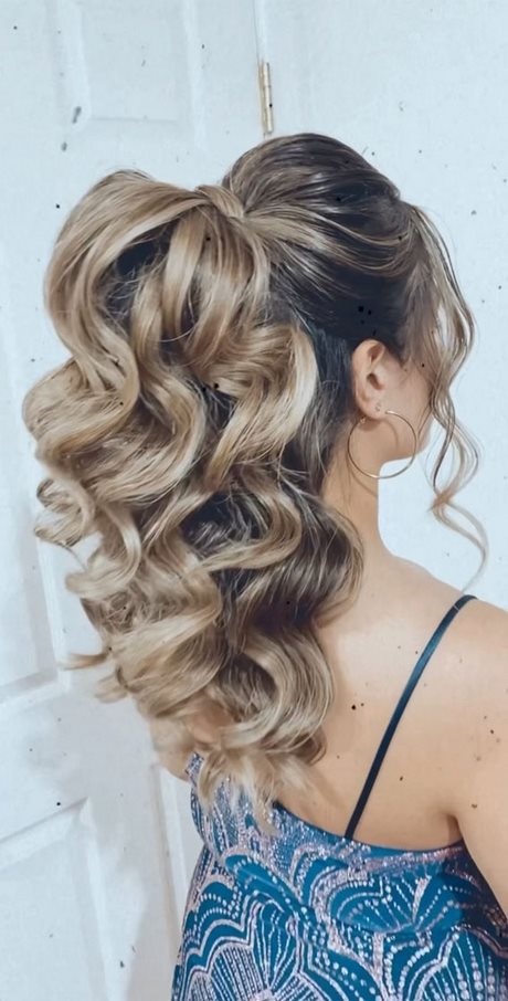 long-hair-prom-styles-2022-44_11 Long hair prom styles 2022