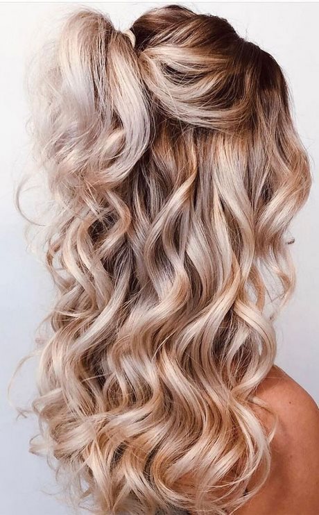 long-hair-prom-styles-2022-44_7 Long hair prom styles 2022