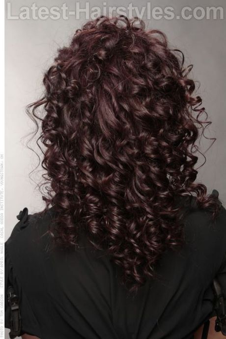 medium-curly-hair-2022-04_4 Medium curly hair 2022