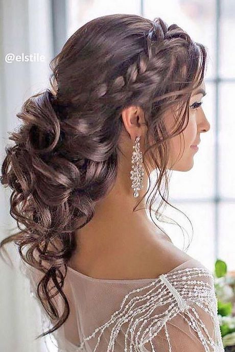 medium-updo-hairstyles-2022-84_16 Medium updo hairstyles 2022