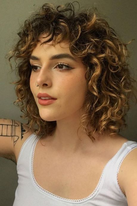 new-short-curly-hairstyles-2022-33_15 New short curly hairstyles 2022