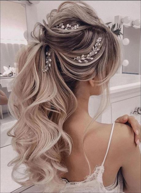 prom-2022-hair-trends-59_4 Prom 2022 hair trends