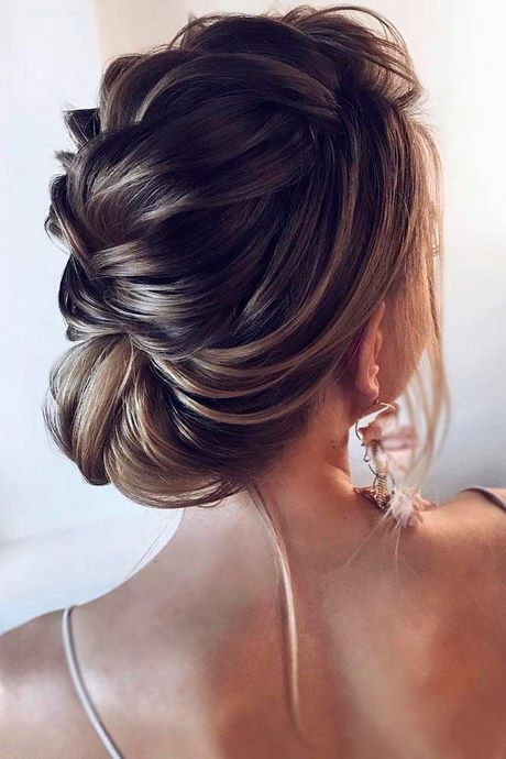 prom-hair-2022-updo-88_14 Prom hair 2022 updo