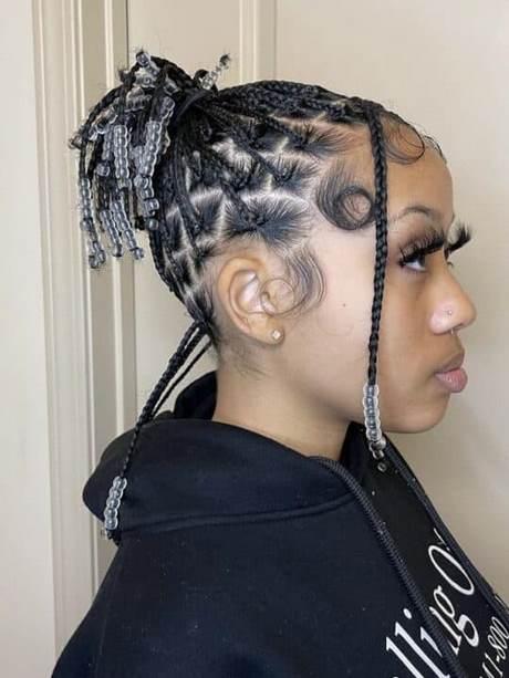 short-braids-styles-2022-31_4 Short braids styles 2022