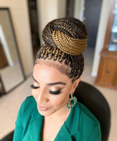 short-braids-styles-2022-31_5 Short braids styles 2022