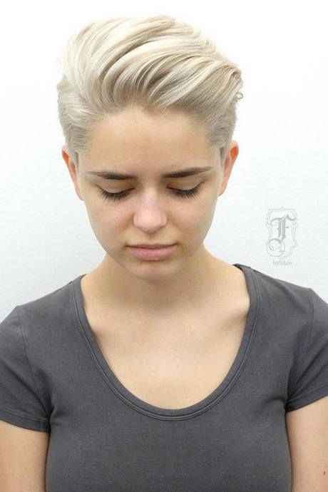 short-hairstyles-for-2022-for-round-faces-99_8 Short hairstyles for 2022 for round faces