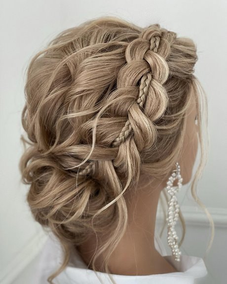 womens-updo-hairstyles-2022-91_14 Women's updo hairstyles 2022