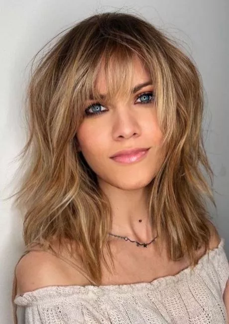 mid-length-layered-hairstyles-2023-99_10-3 Mid length layered hairstyles 2023