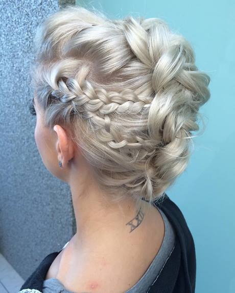 best-updos-for-long-hair-67_18 Best updos for long hair