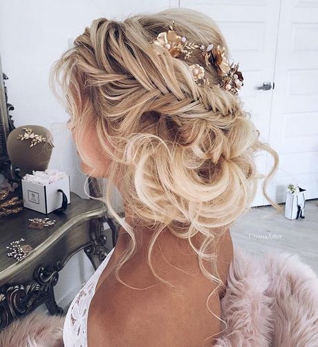 bridesmaid-pin-up-hairstyles-68_10 Bridesmaid pin up hairstyles