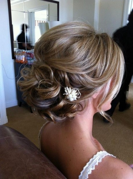 bridesmaid-pin-up-hairstyles-68_7 Bridesmaid pin up hairstyles