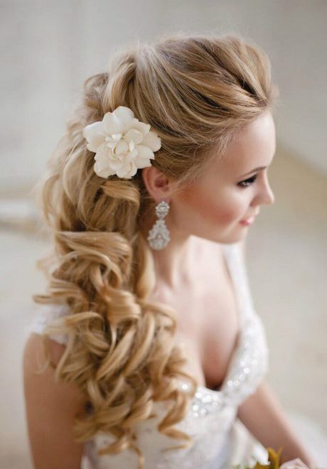 bridesmaid-side-hairstyles-23_12 Bridesmaid side hairstyles