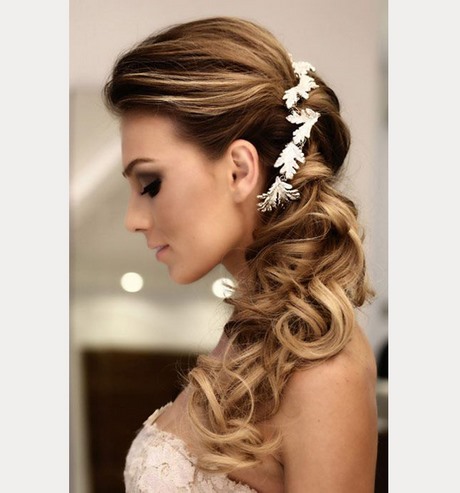 bridesmaid-side-hairstyles-23_15 Bridesmaid side hairstyles