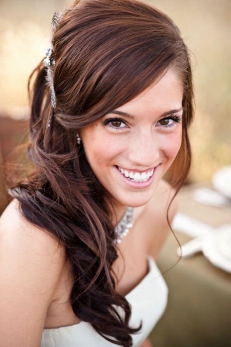 bridesmaid-side-hairstyles-23_19 Bridesmaid side hairstyles