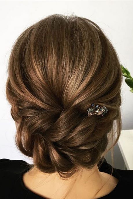 bridesmaid-updo-hairstyles-for-medium-hair-51 Bridesmaid updo hairstyles for medium hair