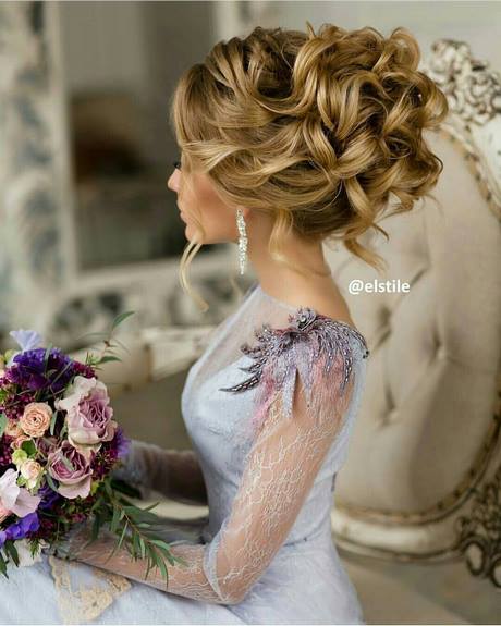 bridesmaid-updos-for-long-hair-79_13 Bridesmaid updos for long hair