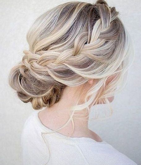 bridesmaid-updos-for-medium-length-hair-46_18 Bridesmaid updos for medium length hair