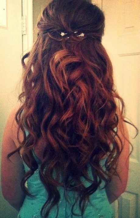 cute-curly-hairstyles-for-homecoming-14_12 Cute curly hairstyles for homecoming