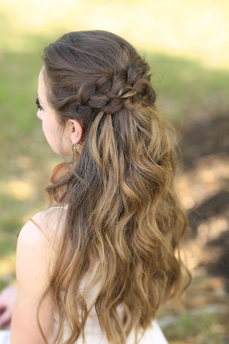 cute-down-hairstyles-for-prom-16_17 Cute down hairstyles for prom