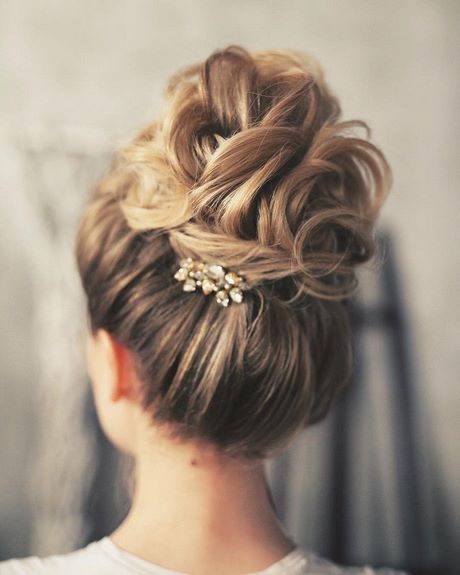 hair-updos-for-wedding-bridesmaids-48_12 Hair updos for wedding bridesmaids