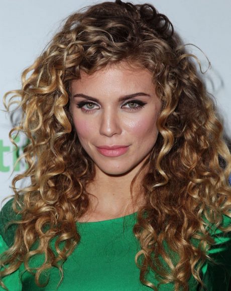 hairstyles-naturally-curly-thick-hair-67_9 Hairstyles naturally curly thick hair