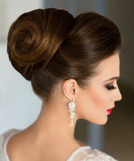 latest-updo-hairstyles-2018-09_5 Latest updo hairstyles 2018