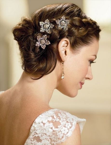 modern-bridesmaid-hairstyles-01_10 Modern bridesmaid hairstyles