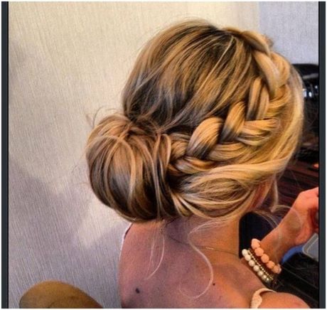 prom-hair-updos-for-long-hair-37_13 Prom hair updos for long hair