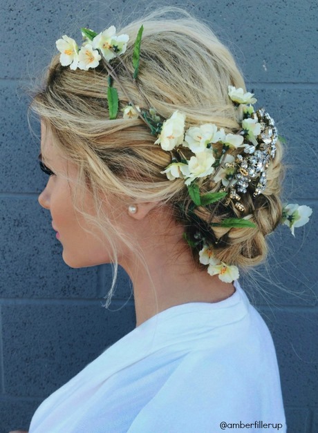 prom-hair-with-flowers-34_18 Prom hair with flowers