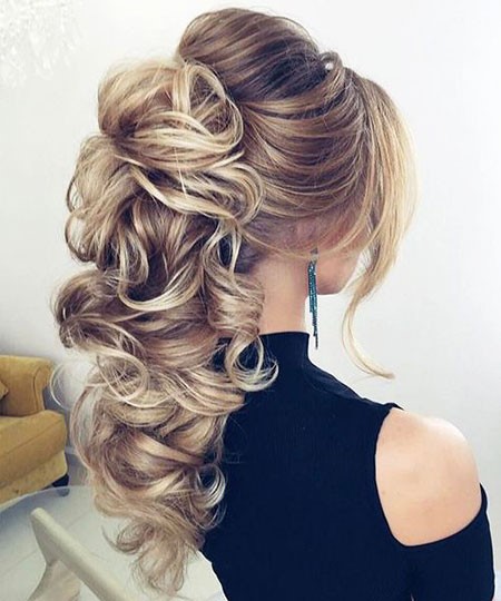 prom-hairstyles-for-blonde-hair-21_18 Prom hairstyles for blonde hair