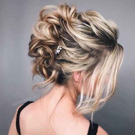 prom-hairstyles-for-blonde-hair-21_19 Prom hairstyles for blonde hair