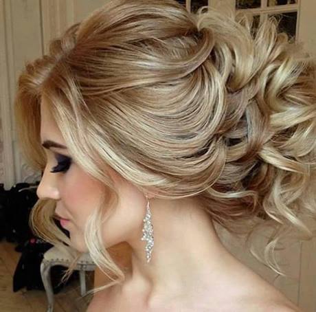 prom-hairstyles-for-curly-hair-updo-69_19 Prom hairstyles for curly hair updo