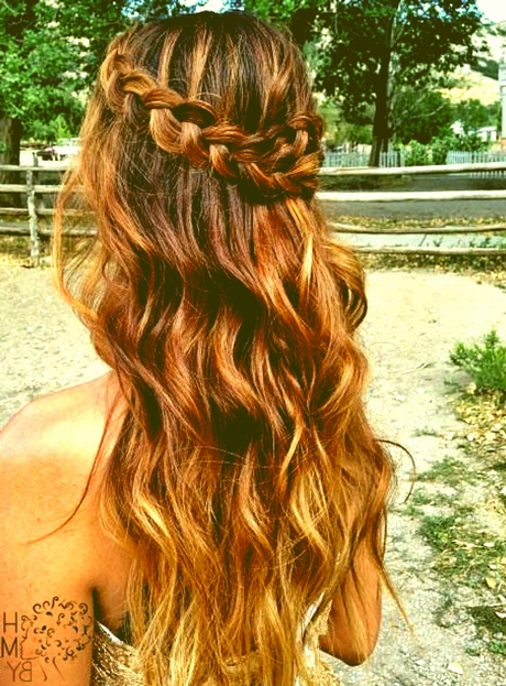 prom-hairstyles-for-long-hair-down-curly-91_14 Prom hairstyles for long hair down curly