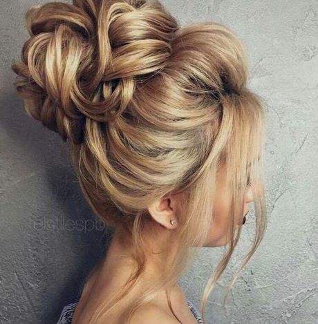 updo-hairstyles-for-graduation-57_19 Updo hairstyles for graduation