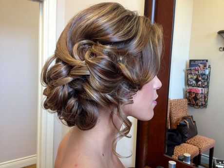 updo-hairstyles-for-wedding-bridesmaid-95_18 Updo hairstyles for wedding bridesmaid