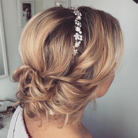 wedding-updos-for-bridesmaids-22_16 Wedding updos for bridesmaids