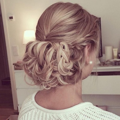 cute-updos-for-long-hair-79_13 Cute updos for long hair