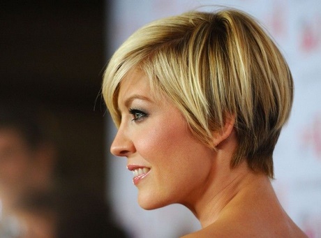 latest-short-hairstyle-for-women-02_3 Latest short hairstyle for women