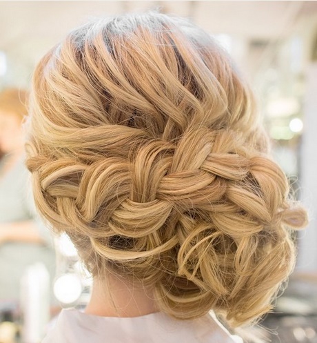 medium-length-hair-updos-55_15 Medium length hair updos