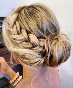 updo-hairstyles-for-thick-hair-23_13 Updo hairstyles for thick hair