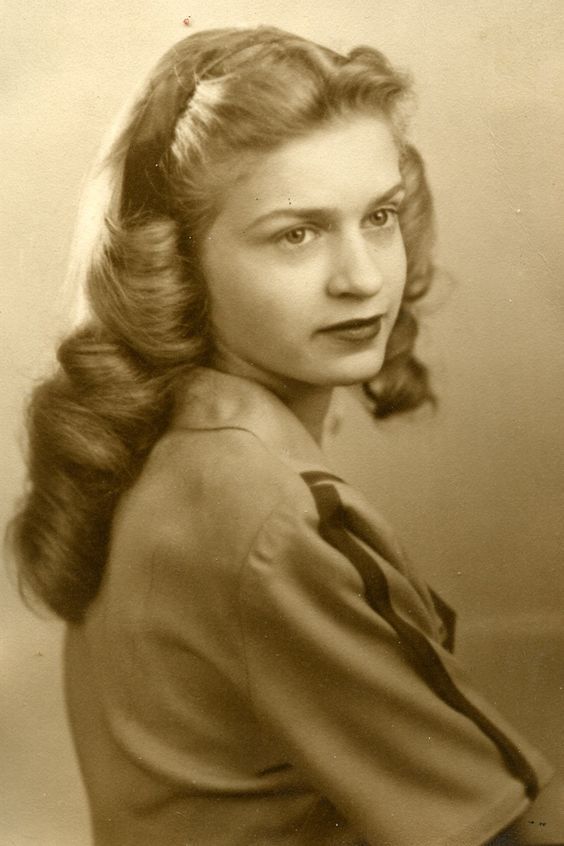 1940s-long-hairstyles-51_4 1940s long hairstyles